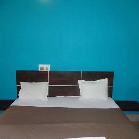 Ajatsatru Hotel Гая Екстер'єр фото