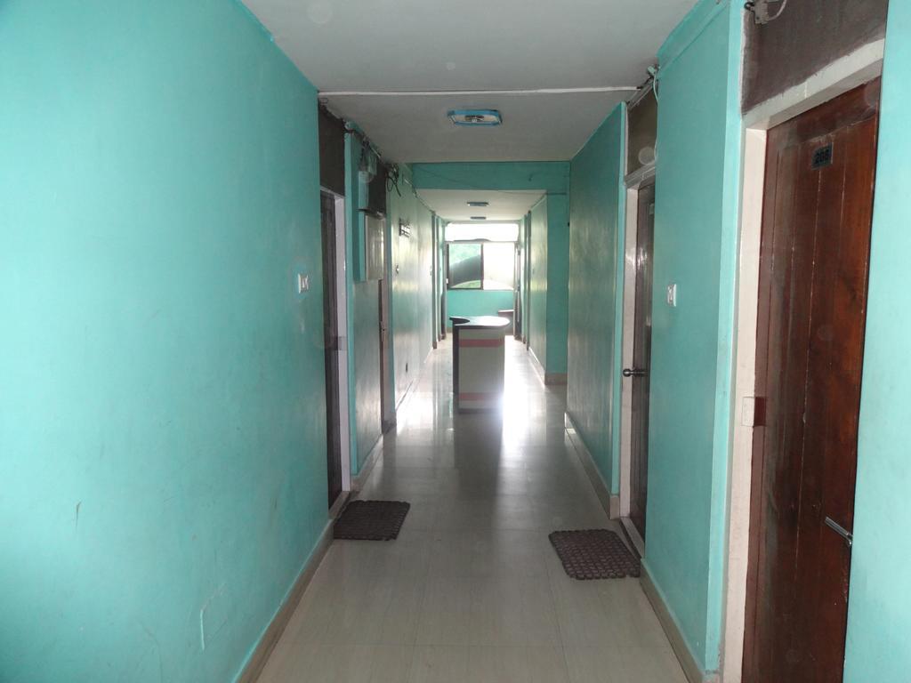 Ajatsatru Hotel Гая Екстер'єр фото