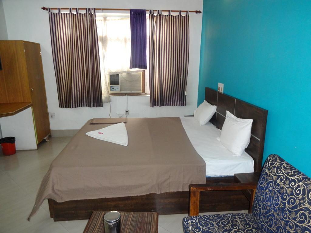 Ajatsatru Hotel Гая Екстер'єр фото